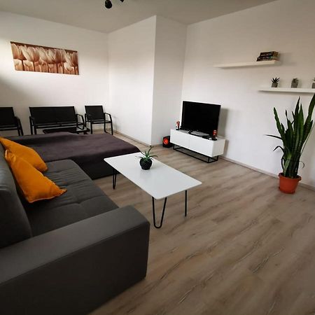 Relax And Sun Apartment Dunajska Streda Ngoại thất bức ảnh